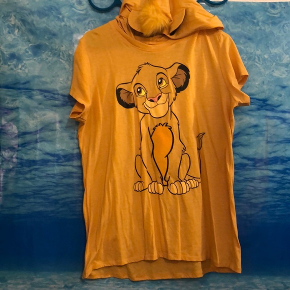 Disney Tops - Disney Lion King hooded short sleeve t-shirt